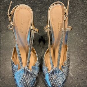 Arezzo Women's Blue and Gold Heels